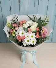 Букет цветов из:  Розы, Лизиантусы и Хризантемы в Смидовиче