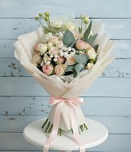 Букет цветов из:  Розы и Лизиантусы в Смидовиче