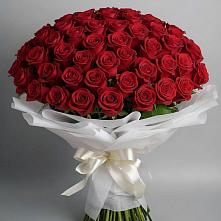 Букет 101 Красная роза Блэк Мэджик в Смидовиче