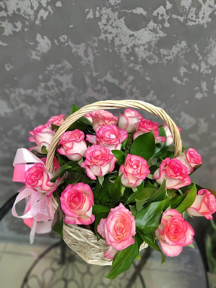 Цветочная композиция из Розы в корзине в Смидовиче