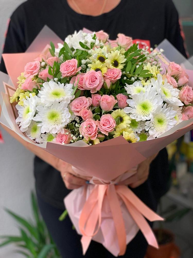 Букет цветов из: Розы и Хризантемы в Смидовиче