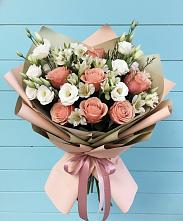 Букет цветов из:  Розы, Альстромерии и Лизиантусы в Смидовиче