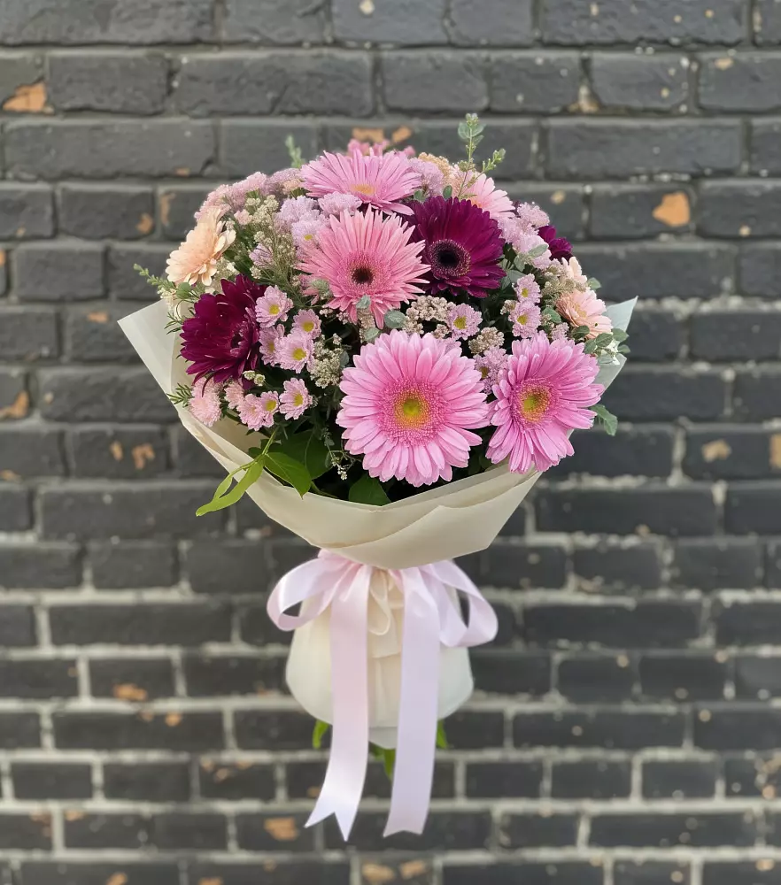 Букет цветов из: Герберы и Хризантемы в Смидовиче