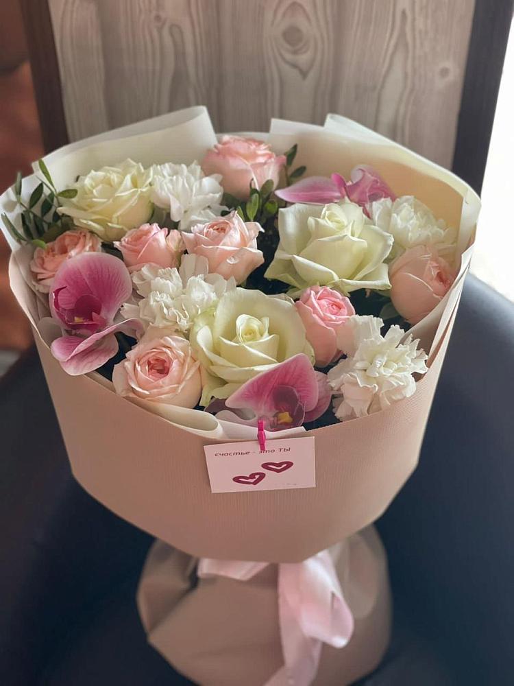 Букет цветов из: Орхидеи, Розы и Гвоздики в Смидовиче