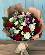 Букет цветов из:  Розы и Альстромерии в Смидовиче