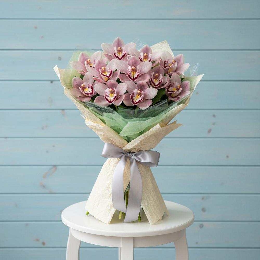 Букет цветов из: Орхидеи и Розы в Смидовиче