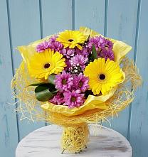 Букет цветов из:  Хризантемы и Герберы в Смидовиче