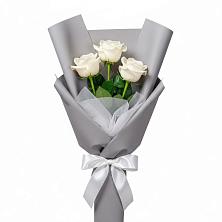 Букет 3 белые розы в Смидовиче