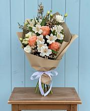 Букет цветов из:  Альстромерии, Лизиантусы, Розы и Хризантемы #REPLACE_PRED# Смидовиче