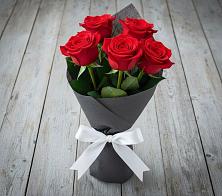Букет 5 Красных роз Эдлесс Лав #REPLACE_PRED# Смидовиче