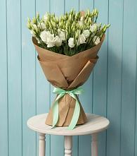 Букет цветов из:  Лизиантусы в Смидовиче