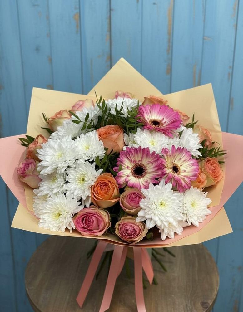 Букет цветов из: Розы, Герберы и Хризантемы в Смидовиче