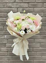 Букет цветов из:  Гвоздики, Розы, Лизиантусы и Хризантемы в Смидовиче