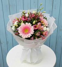 Букет цветов из:  Герберы, Альстромерии и Лизиантусы #REPLACE_PRED# Смидовиче