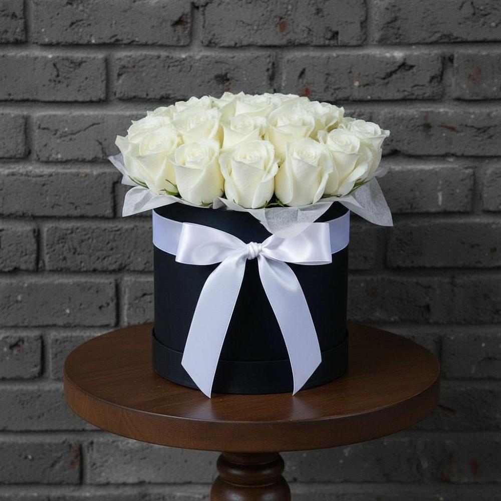 Цветочная композиция из Розы в шляпной коробке в Смидовиче