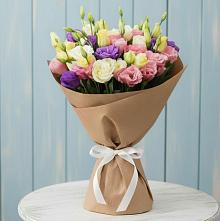 Букет цветов из:  Лизиантусы в Смидовиче