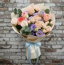 Букет цветов из:  Розы, Лизиантусы и Гвоздики в Смидовиче